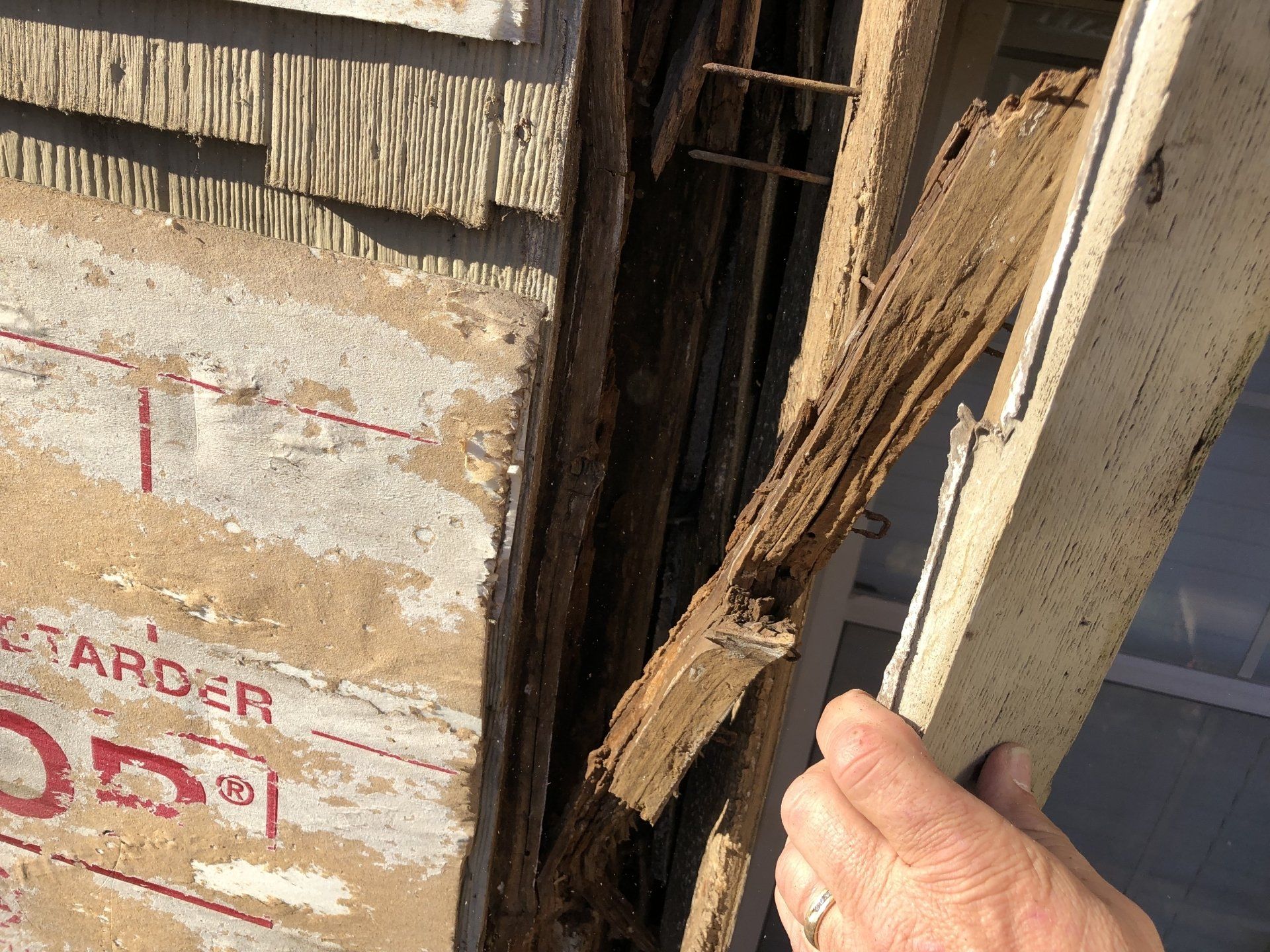 Siding Damages caused by rot and other external conditions